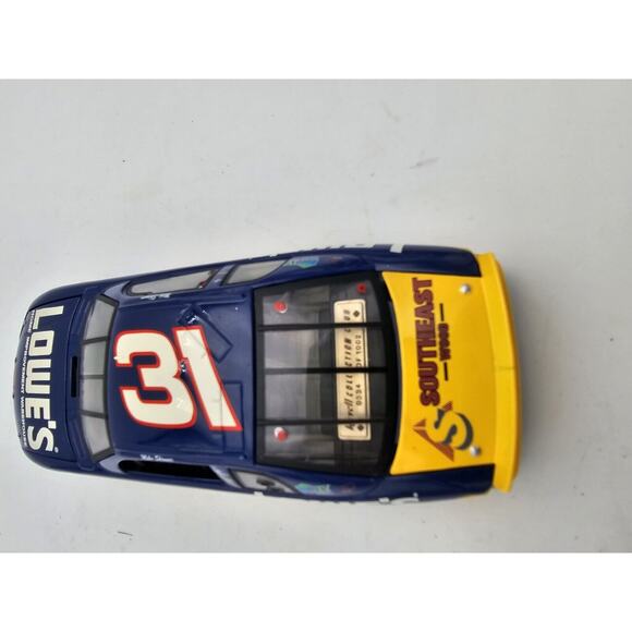 VTG 1998 Revell Lowe’s Mike Skinner #31 Chevrolet Monte Carlo - Picture 4 of 11